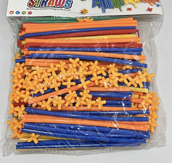 Radošais būvniecības konstruktors "Straws" – salmiņi un savienotāji (300 detaļas)